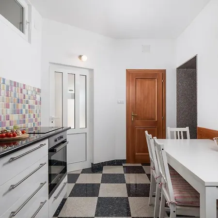Apartament Thor *